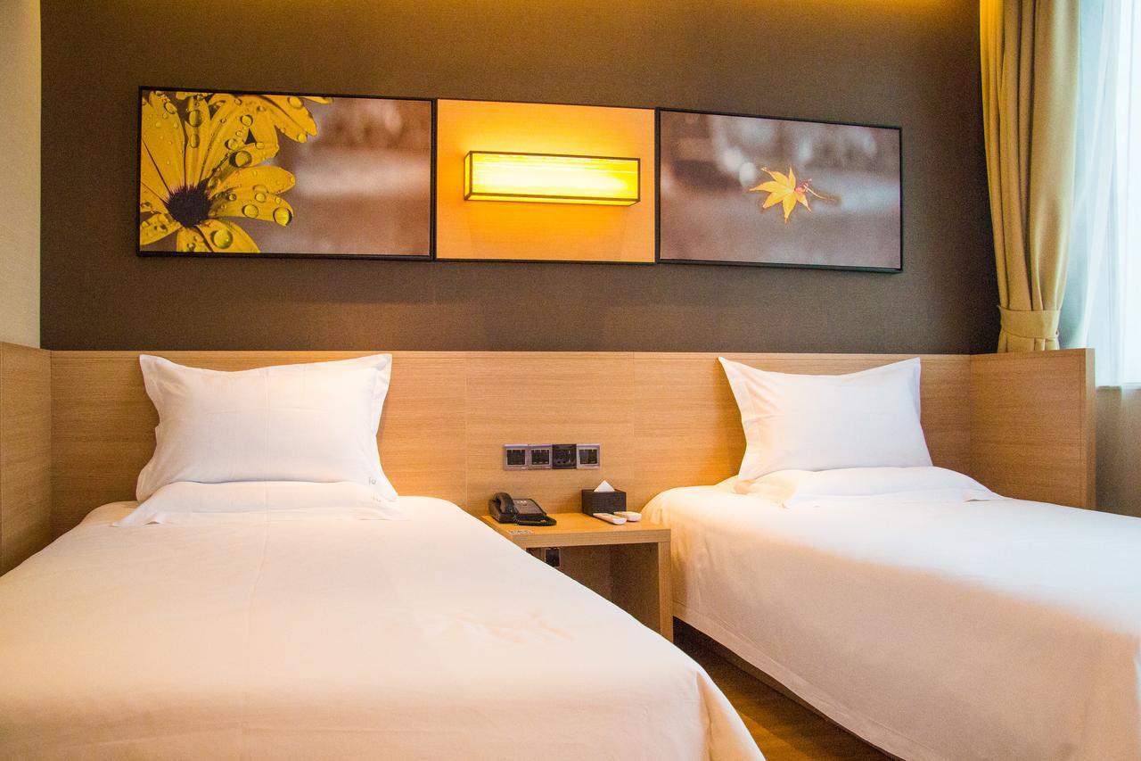 IU Hotel Shanghai Dongchuan Road Metro Station Esterno foto